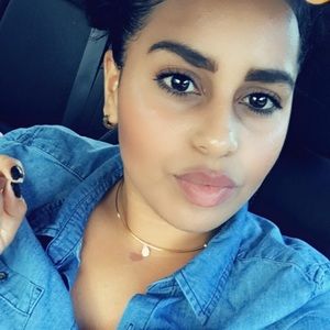 Meet your Posher, Yarais